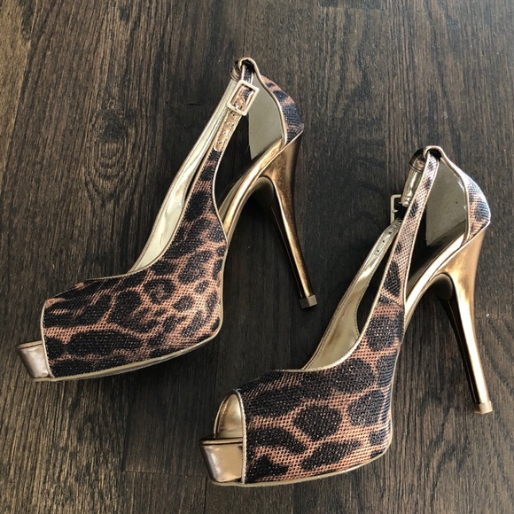 ‼️SOLD‼️GUESS Leopard Peep toe Heel - Picture 3 of 7